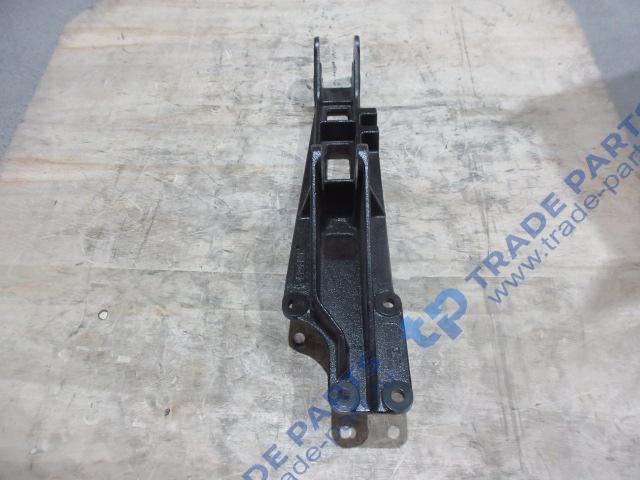 Реальная фотография кронштейн правой задней подвески faw j6 e6 качество о