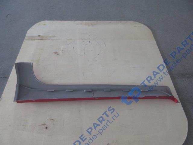 Реальная фотография обтекатель стойки кабины правый красный