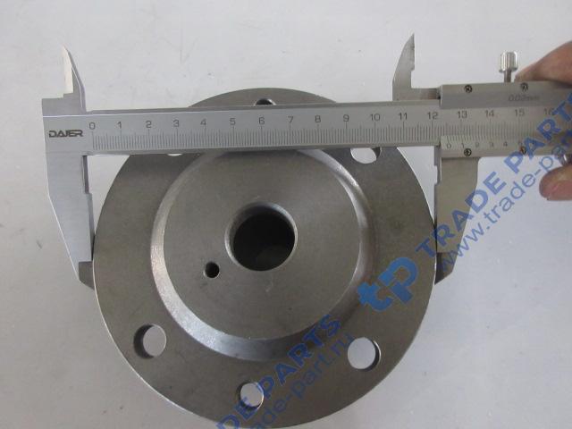 Реальная фотография крышка вала задней передачи кпп bs428 zl20-030003 / 4110000038118