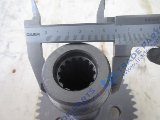 Реальная фотография вал шестерня привода насоса кпп 14 шлицов 49 зубов