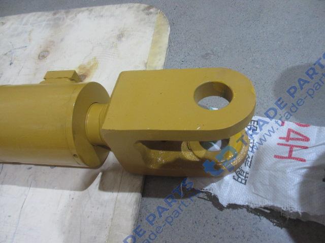 Реальная фотография гидроцилиндр подъема стрелы