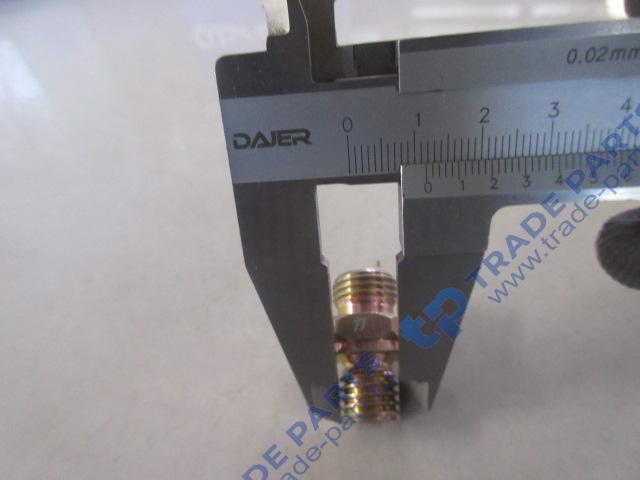 Реальная фотография штуцер m12x1.75,m14x1.5 гидравлический с двойной резьбой sitrak mc11/mc13