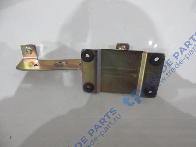 Реальная фотография кронштейн козырька правый faw j6