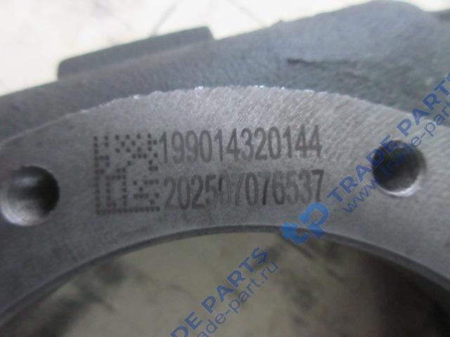 Реальная фотография картер редуктора среднего моста (крышка) 199014320144/990143201124