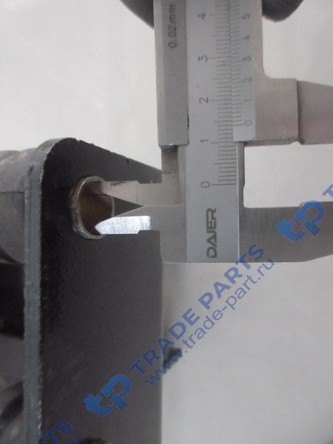 Реальная фотография кронштейн (опора) замка кабины в сборе j6