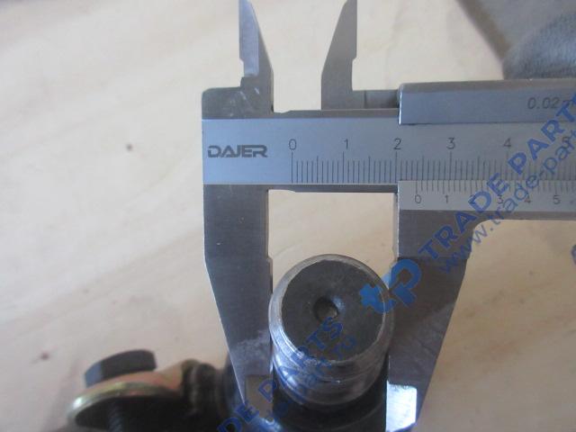 Реальная фотография тяга рулевая продольная faw j6 8х4 на 2-й мост задняя (короткая) 3003015-87a