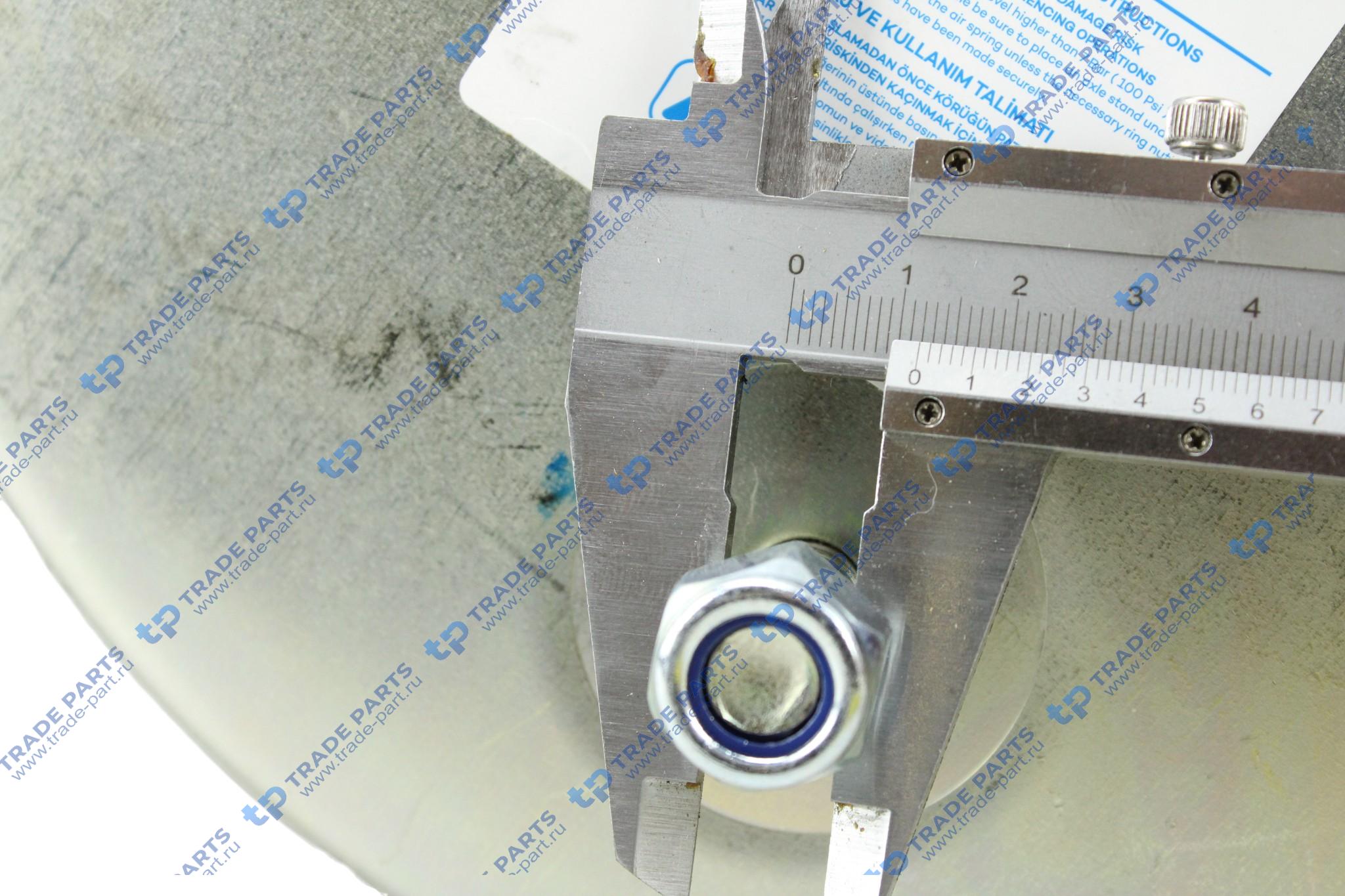 Реальная фотография пневморессора со стаканом (пластик) 2шп.-m12 + 1шп.-штуц.-m22