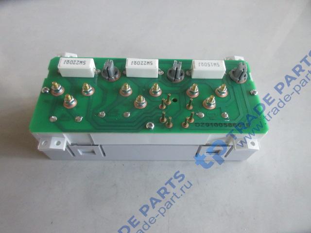 Реальная фотография панель приборов (уровень топлива, давление воздуха)