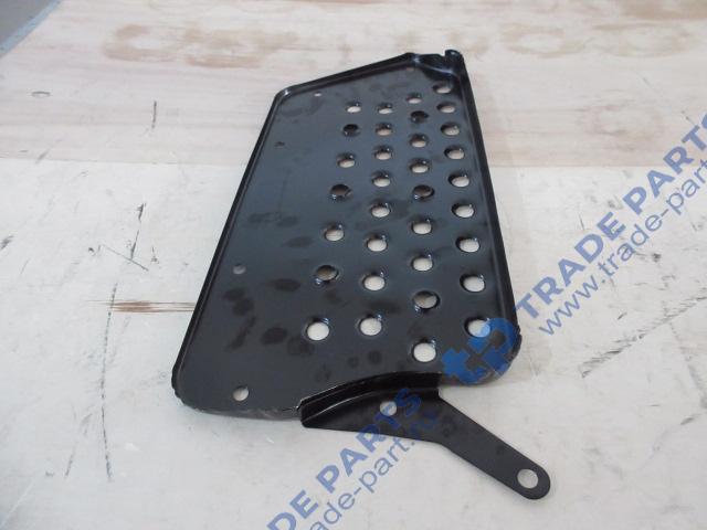 Реальная фотография подножка f2000 левая (ступень нижняя)