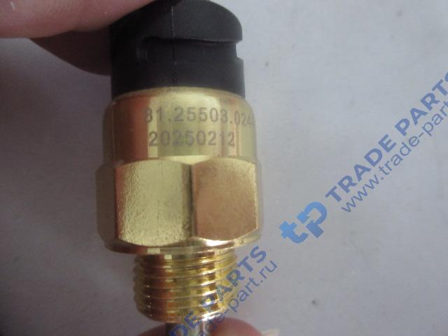 Реальная фотография датчик включения блокировки мост man/howo t5g (3-х контактный)