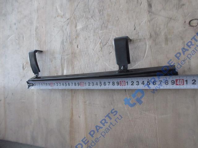 Реальная фотография направляющая стекла правой двери передняя faw j6, j6l 2024 качество о