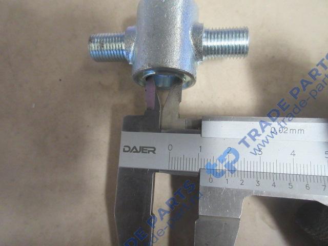 Реальная фотография тройник трубки суппорта sdlg