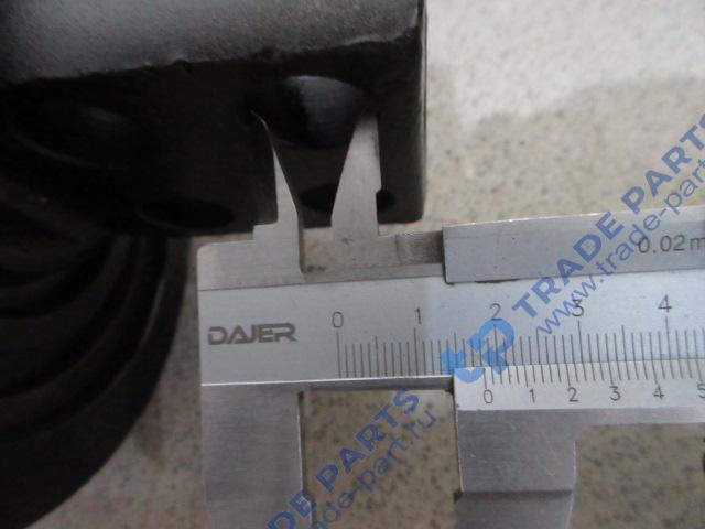 Реальная фотография тяга реактивная v-образная передняя faw j6 3250/3310