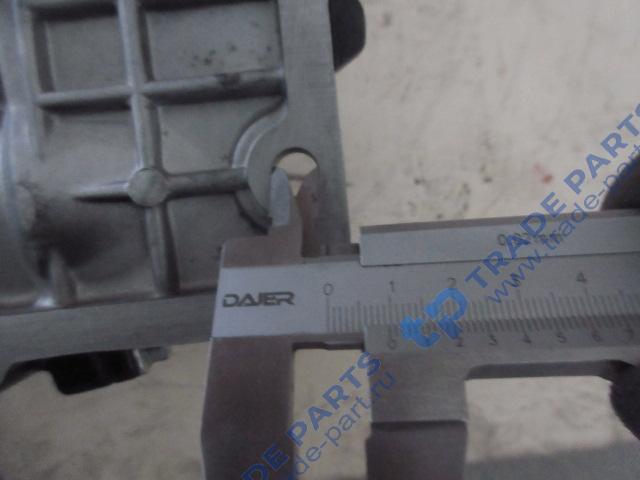 Реальная фотография радиатор масляный yc6j125-t300,yc6j125-t302