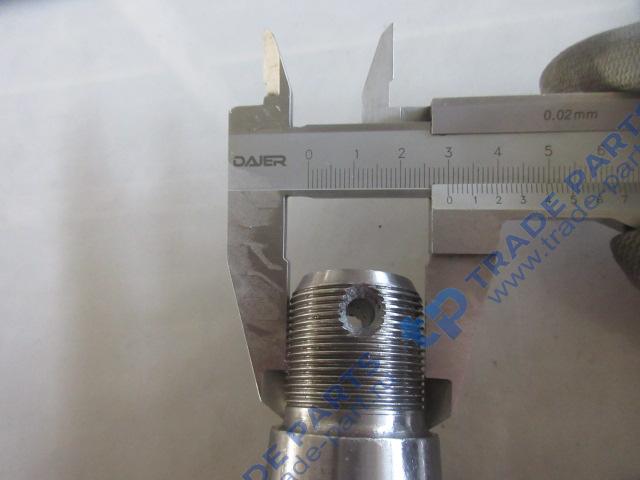 Реальная фотография наконечник гидроцилиндра (внутренняя резьба m30)