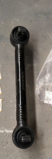 Реальная фотография тяга реактивная нижняя задняя faw 2919020-260