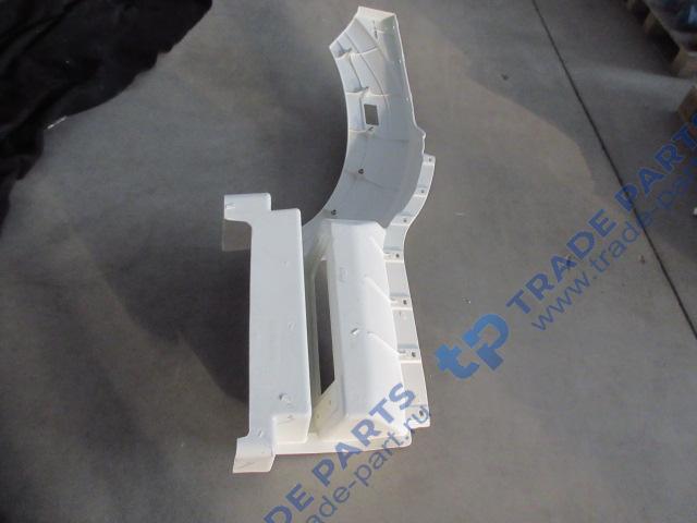 Реальная фотография крыло левое (переднее с подножкой) faw j6