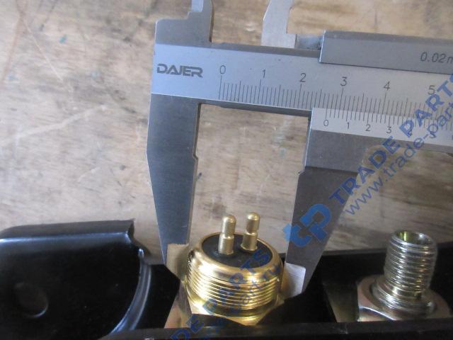 Реальная фотография замок крепления кабины правый (задний) shaanxi x6000 без втулки