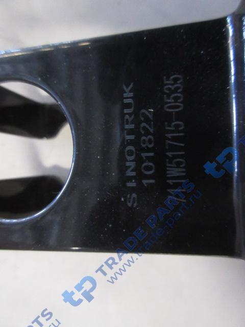 Реальная фотография кронштейн крепления шарнира sitrak c7h