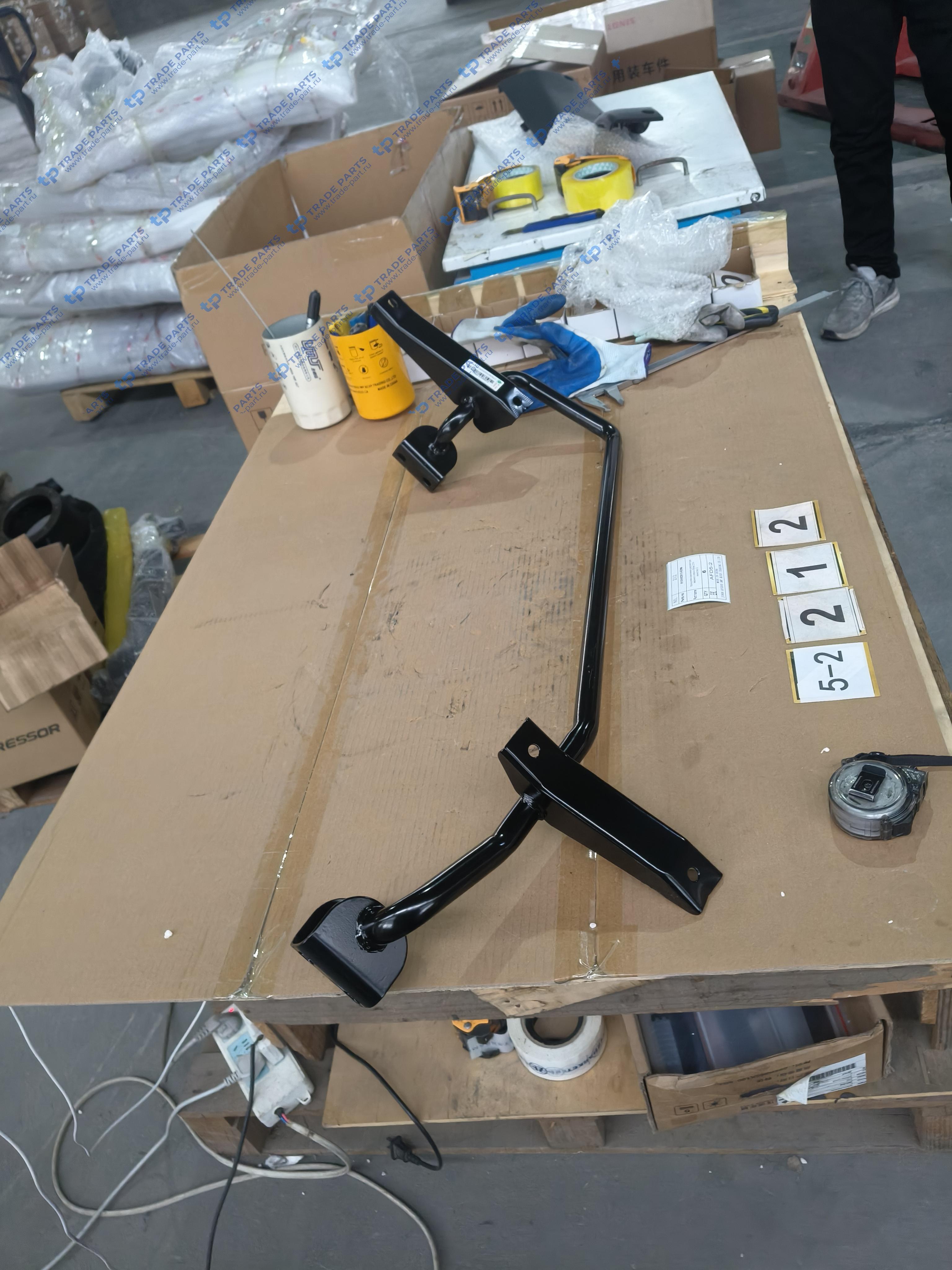 Кронштейн крепления дефлектора верхнего левого Sitrak C7H качество О