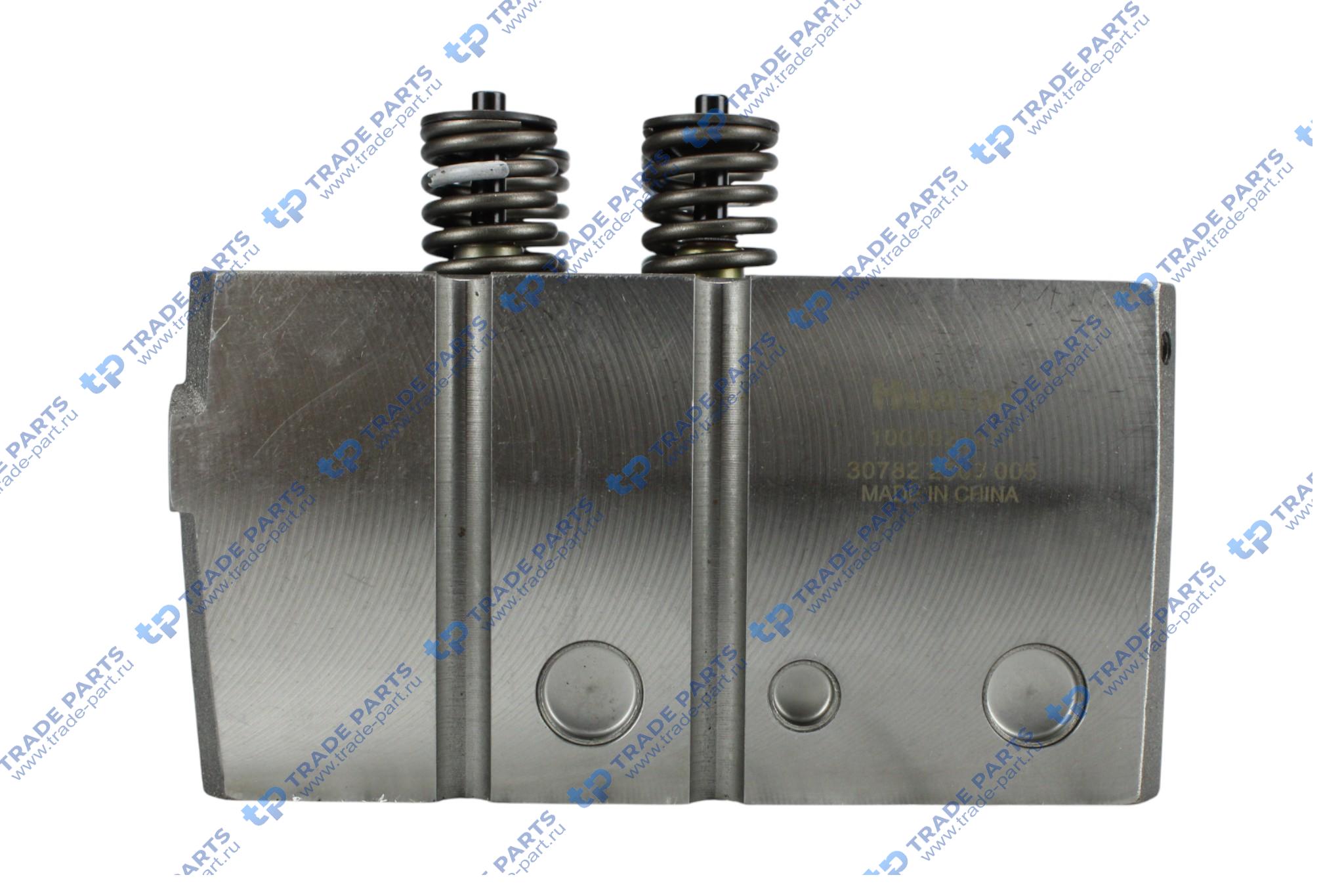 Реальная фотография головка блока цилиндра в сборе с клапанами wp13  1000928221 huatai