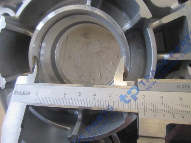 Реальная фотография передняя крышка кпп zf 12tx2620td