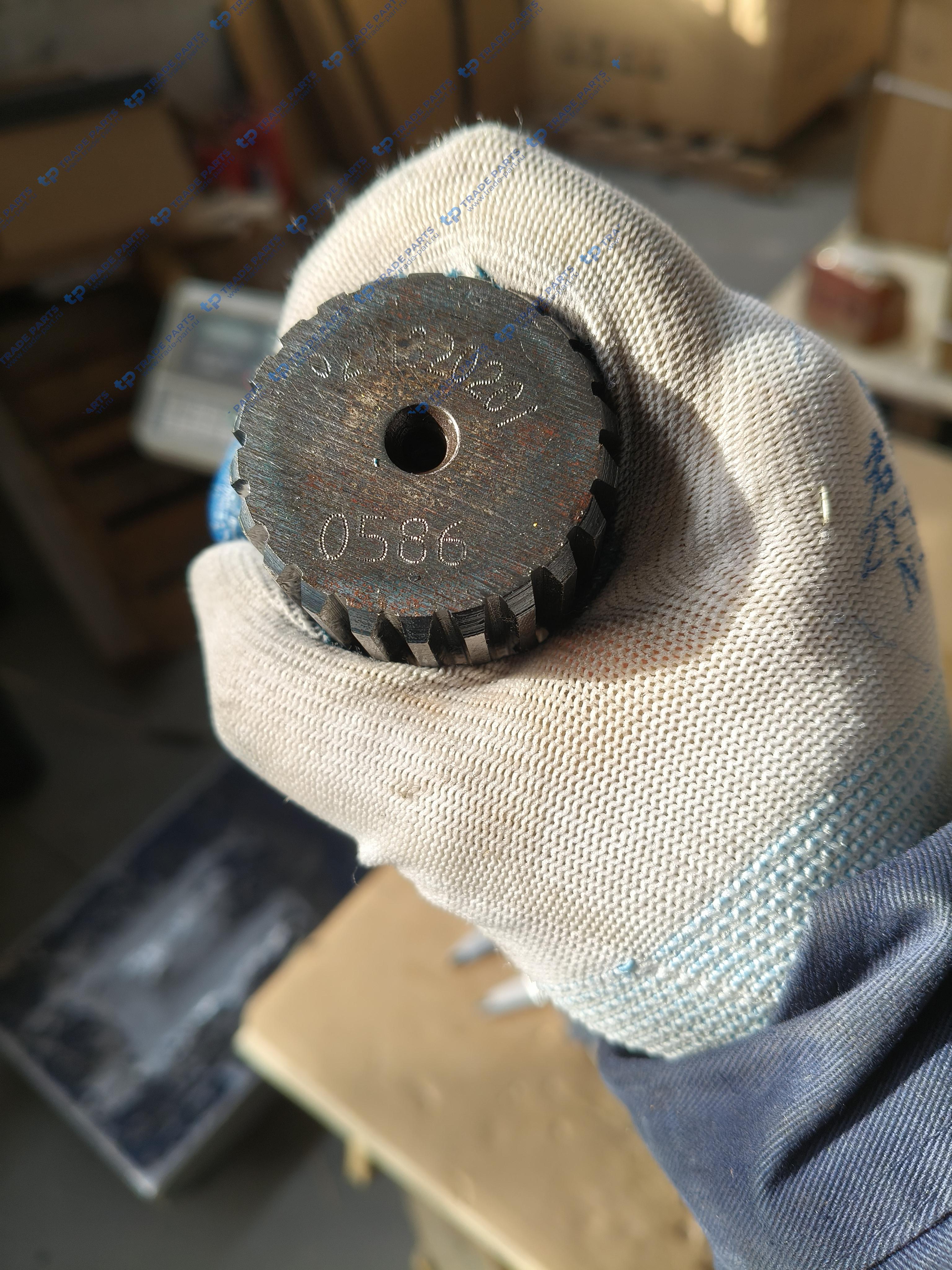 Реальная фотография вал проходной l=710 z=46