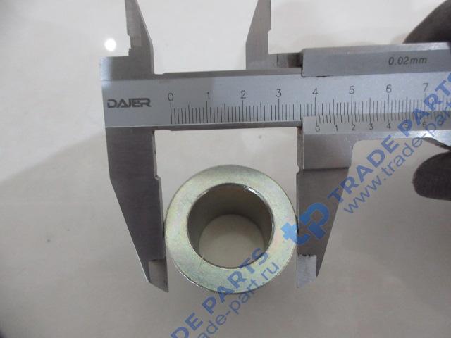 Реальная фотография втулка крепления цилиндра кабины верхняя (большая) faw j6 качество о
