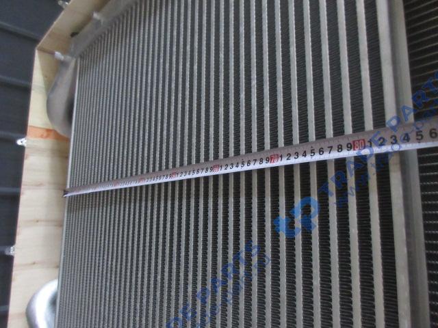 Реальная фотография радиатор sitrak c7h max охлаждения двигателя (с интеркулером)