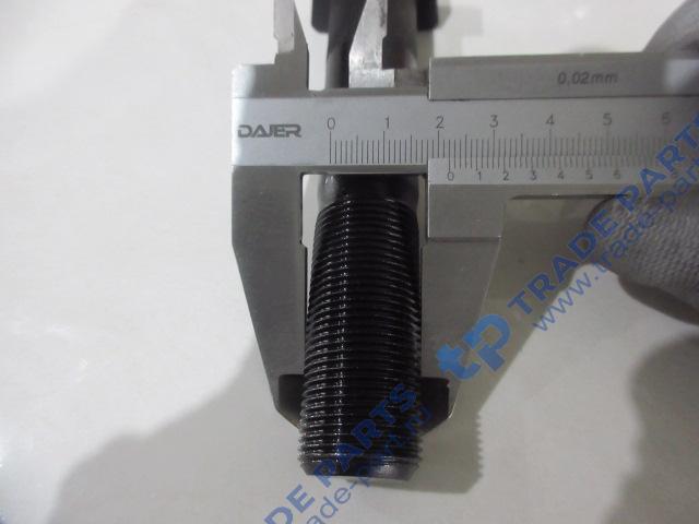 Реальная фотография шпилька колесная с гайкой m22*1.5*114 sinotruk/sitrak t5g, sitrak c7h