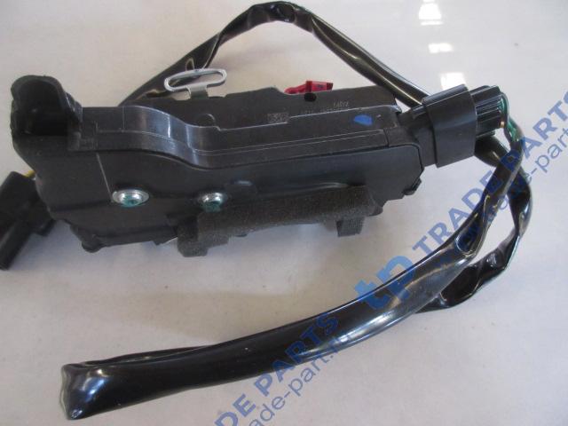 Реальная фотография корпус замка левой двери в сборе sitrak качество о