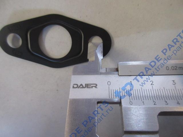 Реальная фотография покладка трубки слива масла с турбины sitrak mc11/mc13