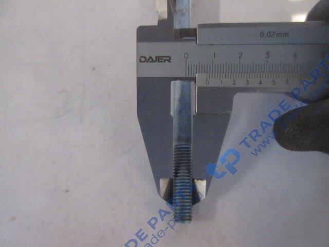 Реальная фотография болт m8x130-10.9 корпуса термостатов sitrak mc11/mc13 качество о