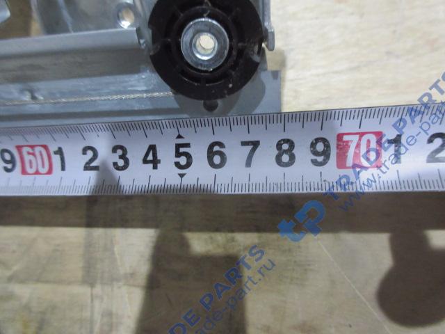 Реальная фотография стеклоподъемник левой двери в сборе (механический) faw j6 3250