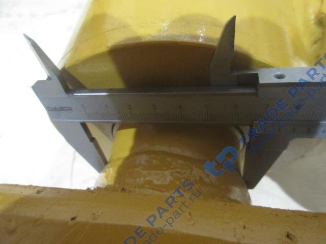 Реальная фотография гидроцилиндр подъема стрелы