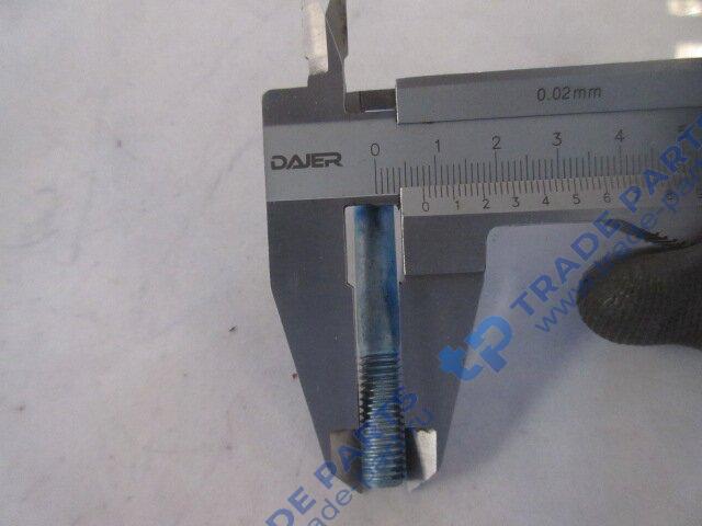 Реальная фотография болт m8x55-8.8-man183-b1 с фланцем sitrak mc11/mc13