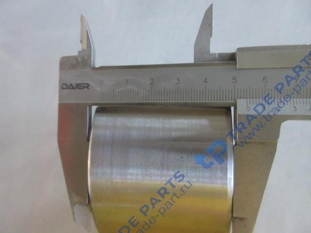 Реальная фотография втулка центральная коромысла