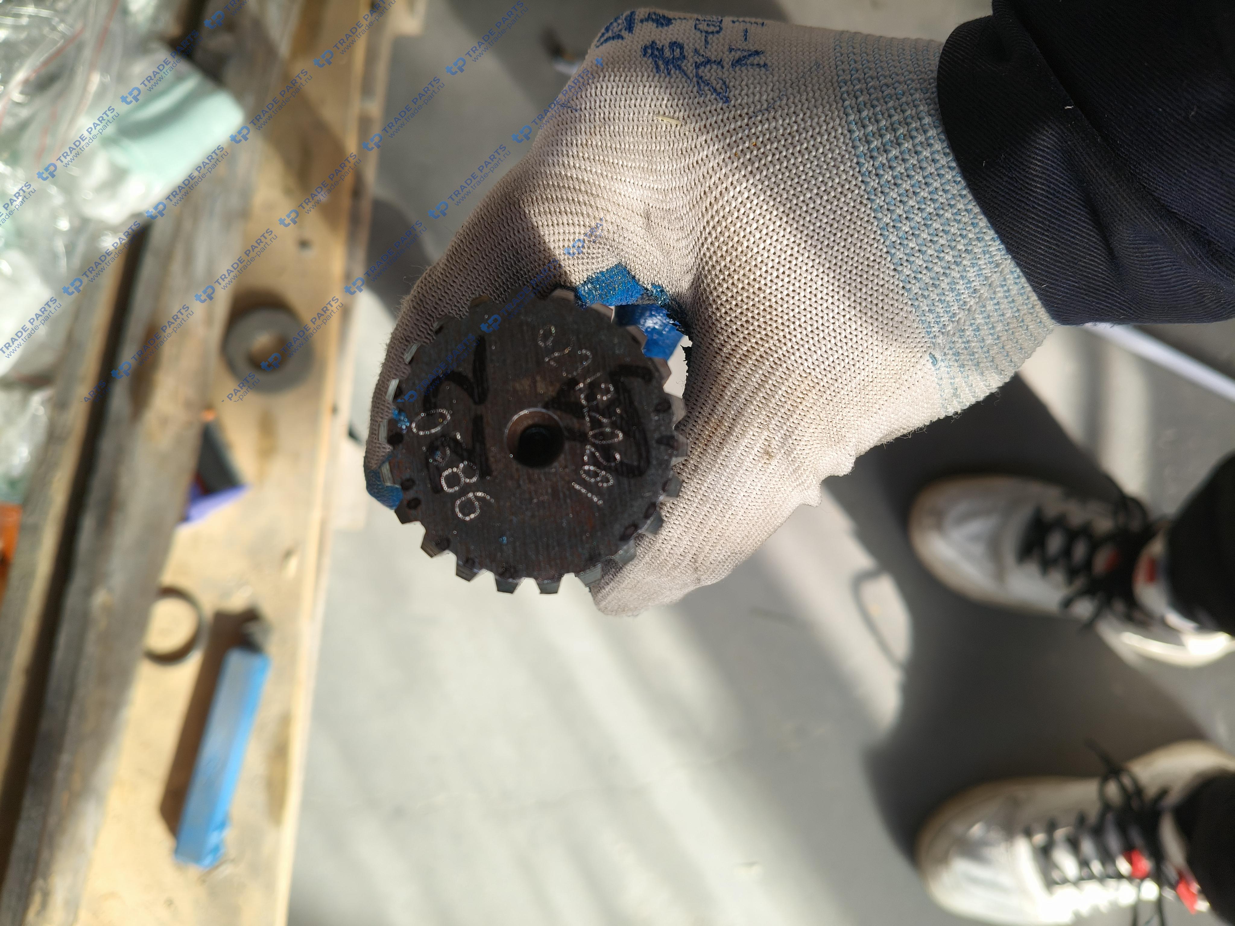 Реальная фотография вал проходной l=710 z=46