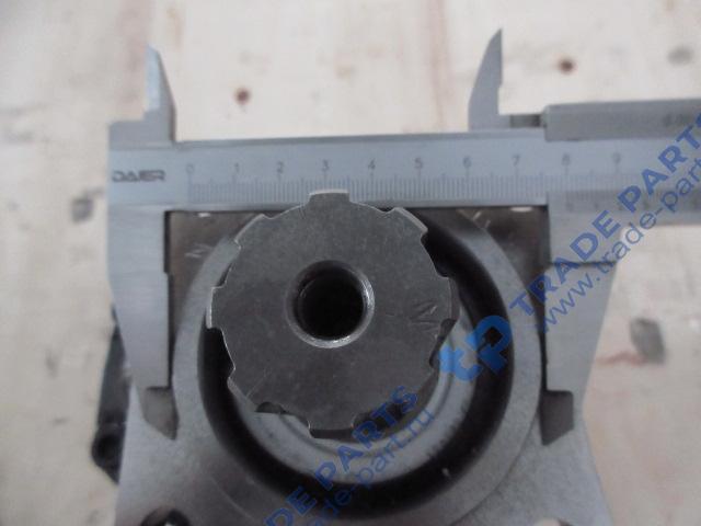 Реальная фотография насос подъёма кузова (hyva) (вал 8 шлицов,диаметр входного и выходного отверстий 30 мм),