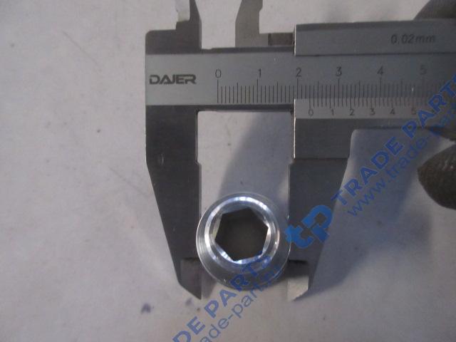 Реальная фотография штуцер ng12 m16x1 , 5 sv246 топливной трубки sitrak mc11/mc13