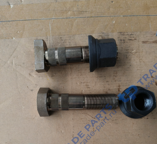 Шпилька переднего колеса L=90 SITRAK T5G