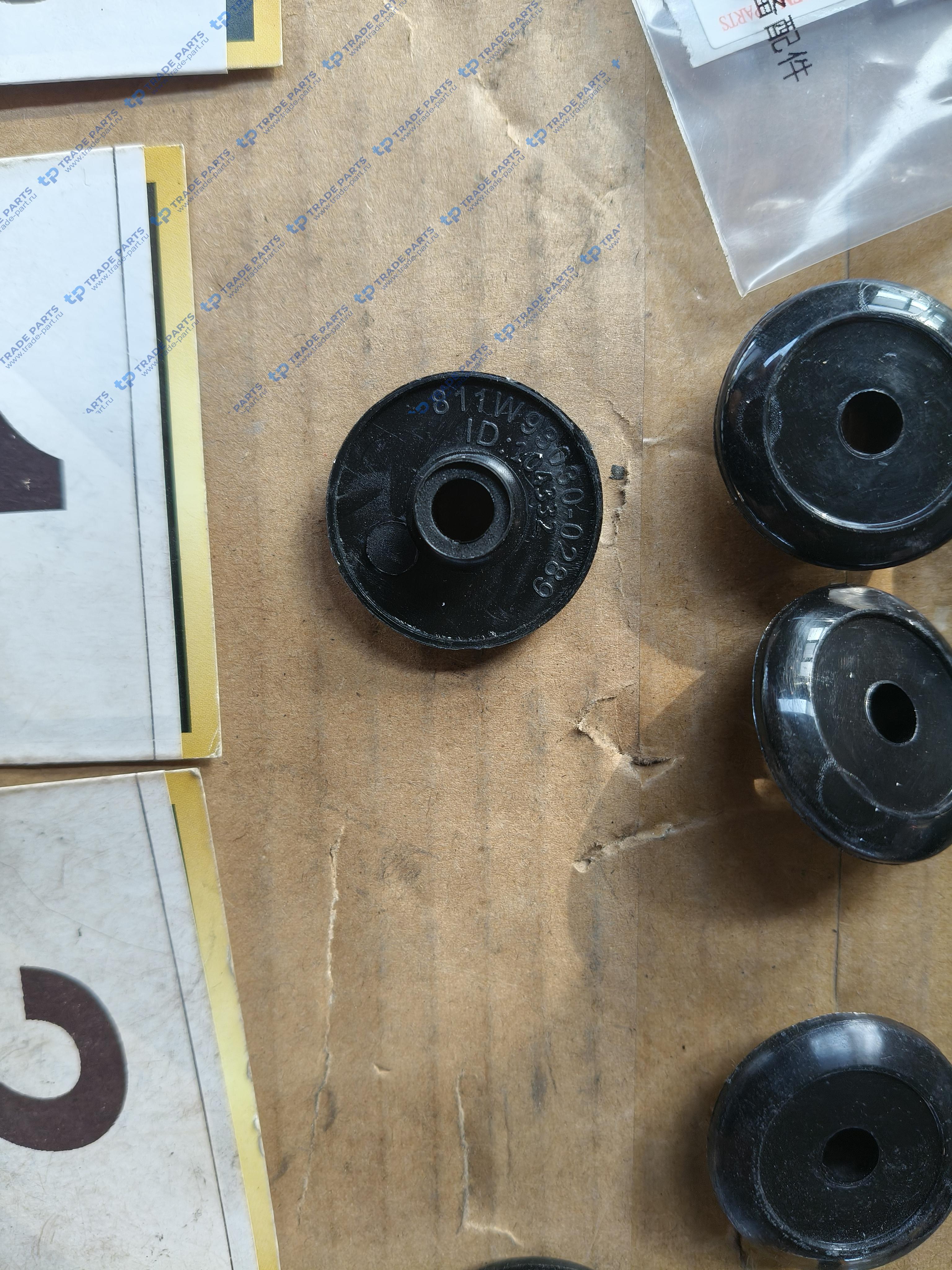 Заглушка винтов солнцезащитного козырька Sitrak/HOWO (C7H MAX, TX 8X4, TX 6X4) качество О