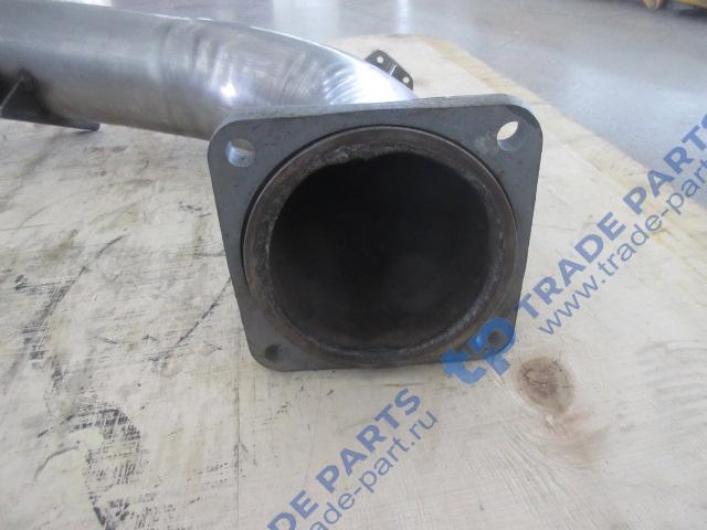 Реальная фотография труба выхлопная передняя часть  изогнутая с квадратными фланцами faw j6  ( с 2016 года)
