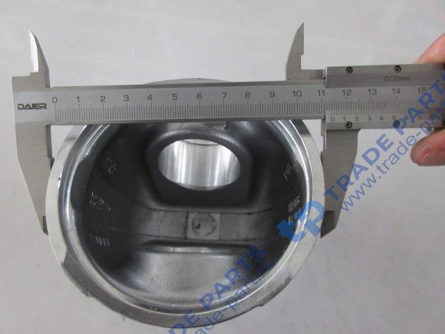 Реальная фотография поршень двигателя