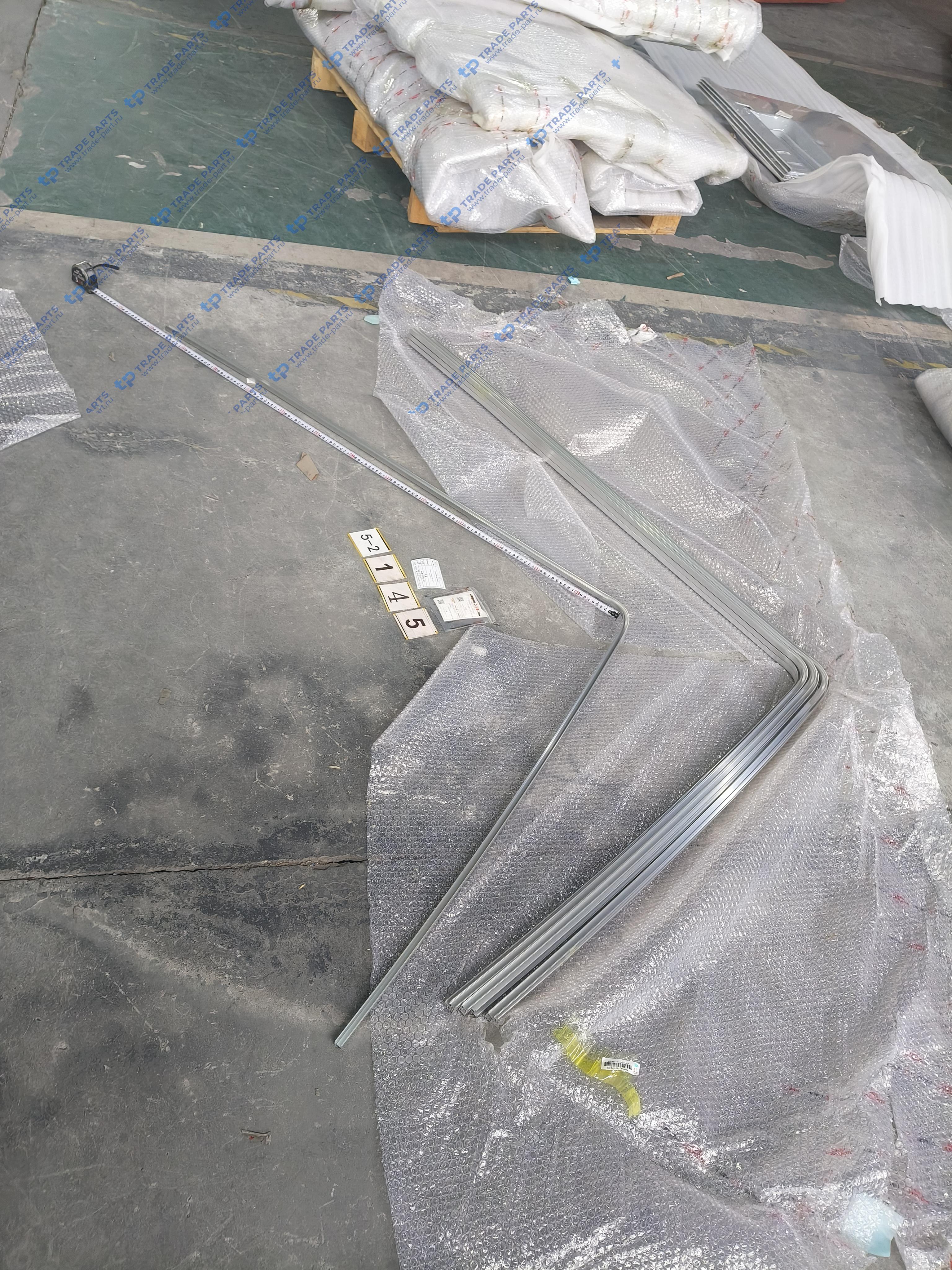 Карниз левой шторы Sitrak качество О