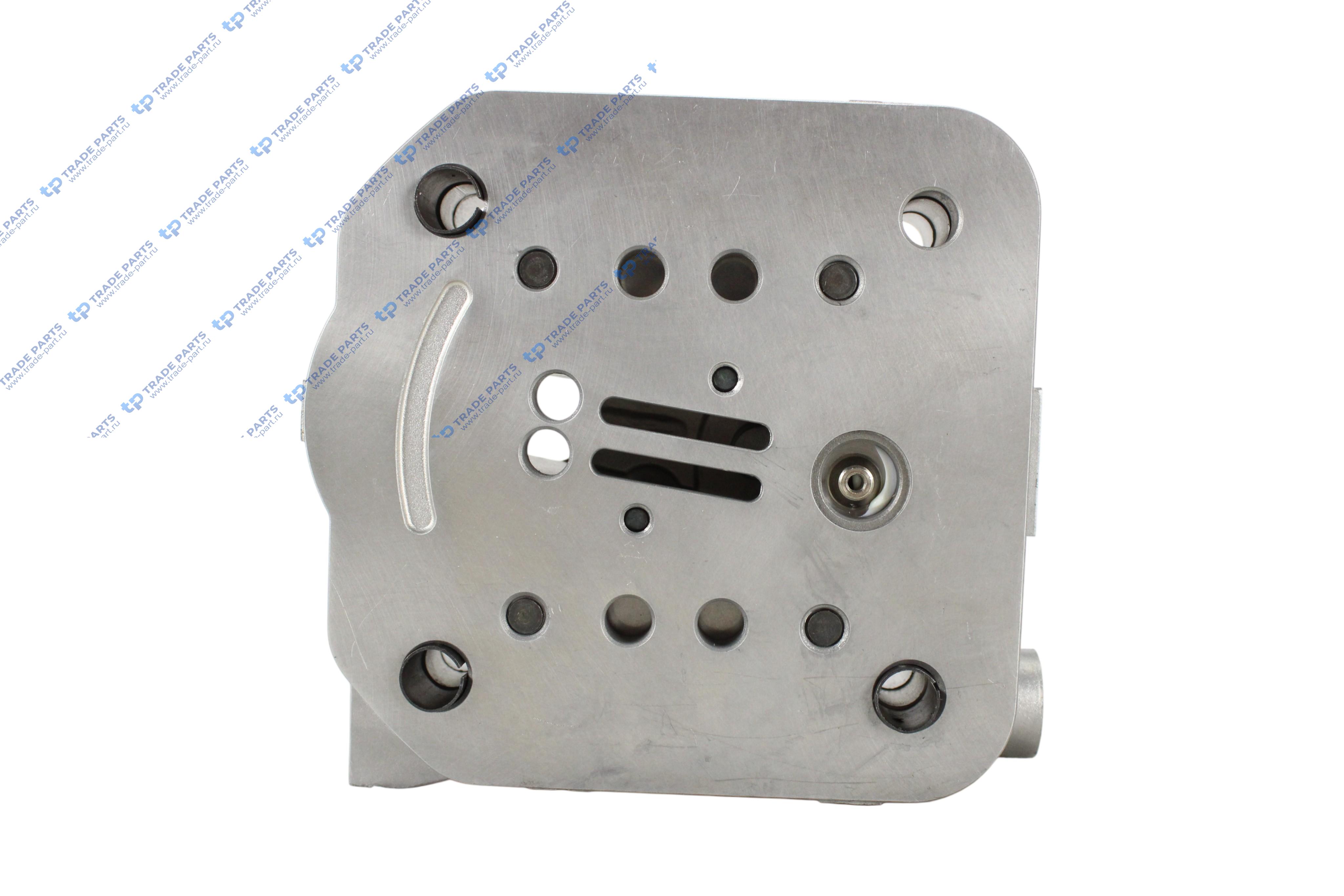 Реальная фотография головка компрессора mb actros (в сборе с клапанной плитой и прокладками)