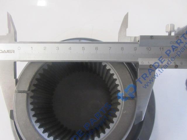 Реальная фотография фланец редуктора среднего моста передний (ф=180мм, 4 отв.45 зуб) faw j6