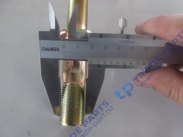 Реальная фотография шпилька колесная с гайкой 3399 xcmg