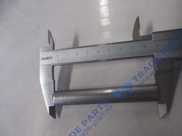 Реальная фотография втулка распорная хомута передней рессоры faw j6