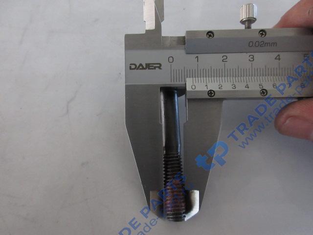 Реальная фотография болт крепления передней крышки распределительных шестерен m8*1.25*50 качество о